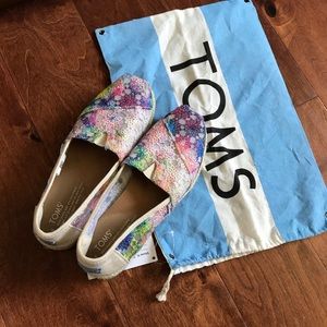 Tom’s Multi Tie Dye Crochet Espadrilles in size 6